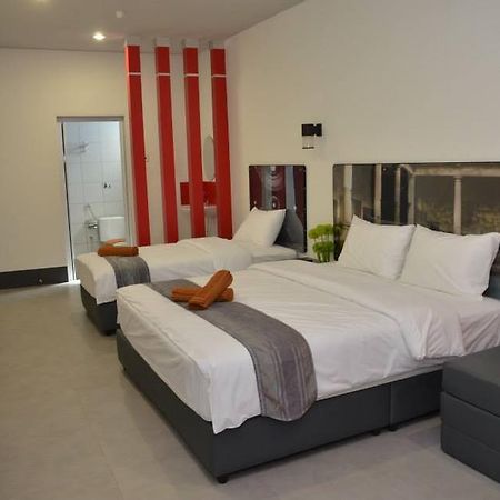 Oyo 90265 Hotel Ventura Kangar Eksteriør bilde